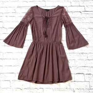American Eagle Flare Sleeve Boho Mini Dress Mauve Pink Lace Detail Size Small XS